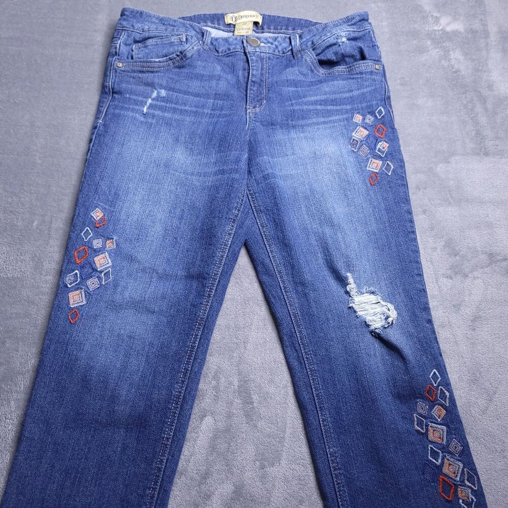 Democracy Girlfriend Fit  Jeans 12 Mid Rise Medium Wash Distressed Embroidered - Picture 3 of 8